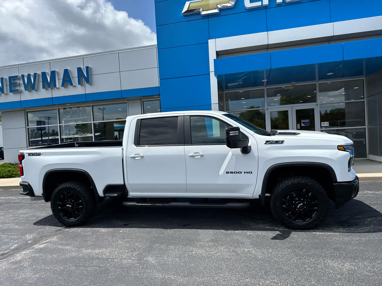 2025 Chevrolet Silverado LT photo 2