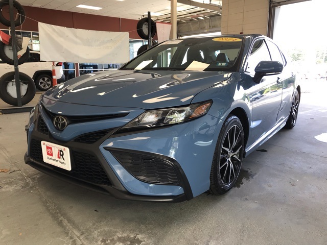 2024 Toyota Camry SE photo 7