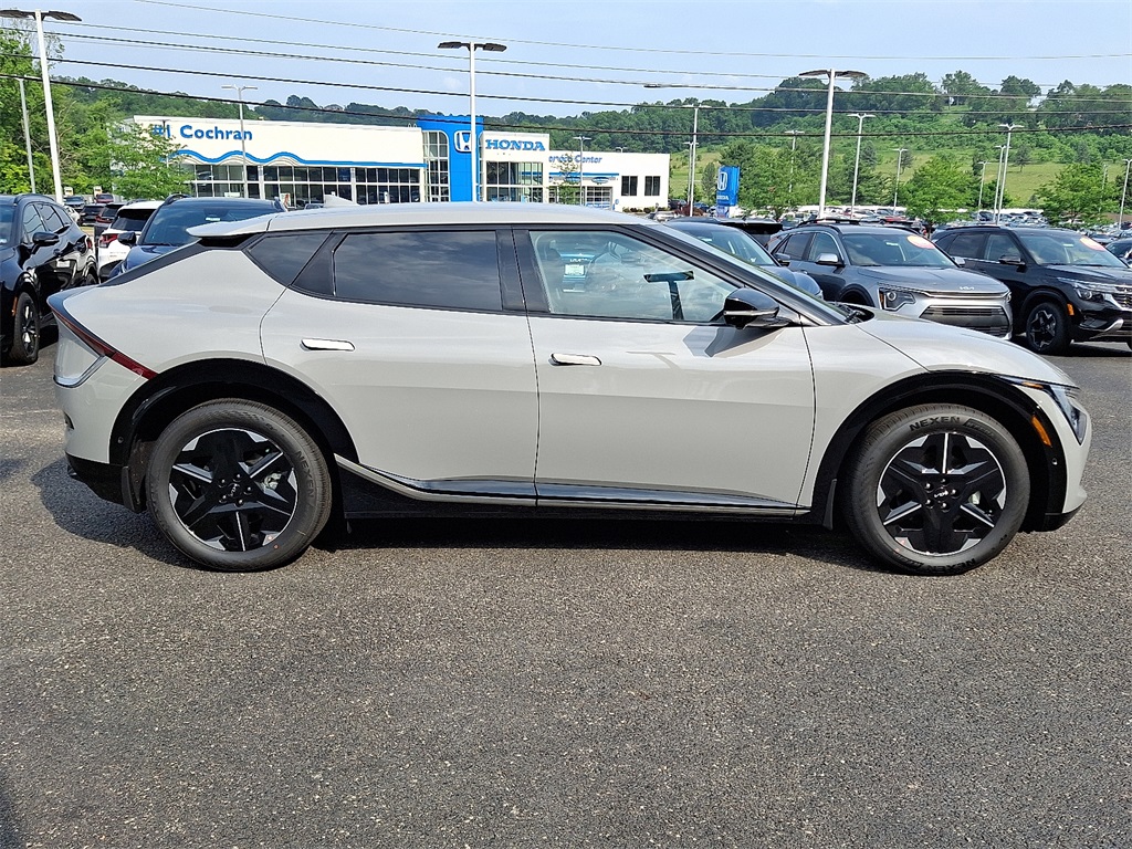 2025 Kia EV6 Wind photo 7