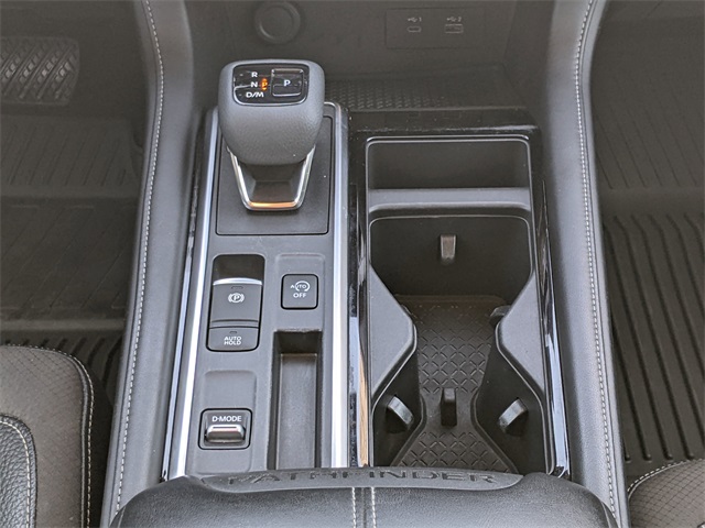 2022 Nissan Pathfinder SL photo 16