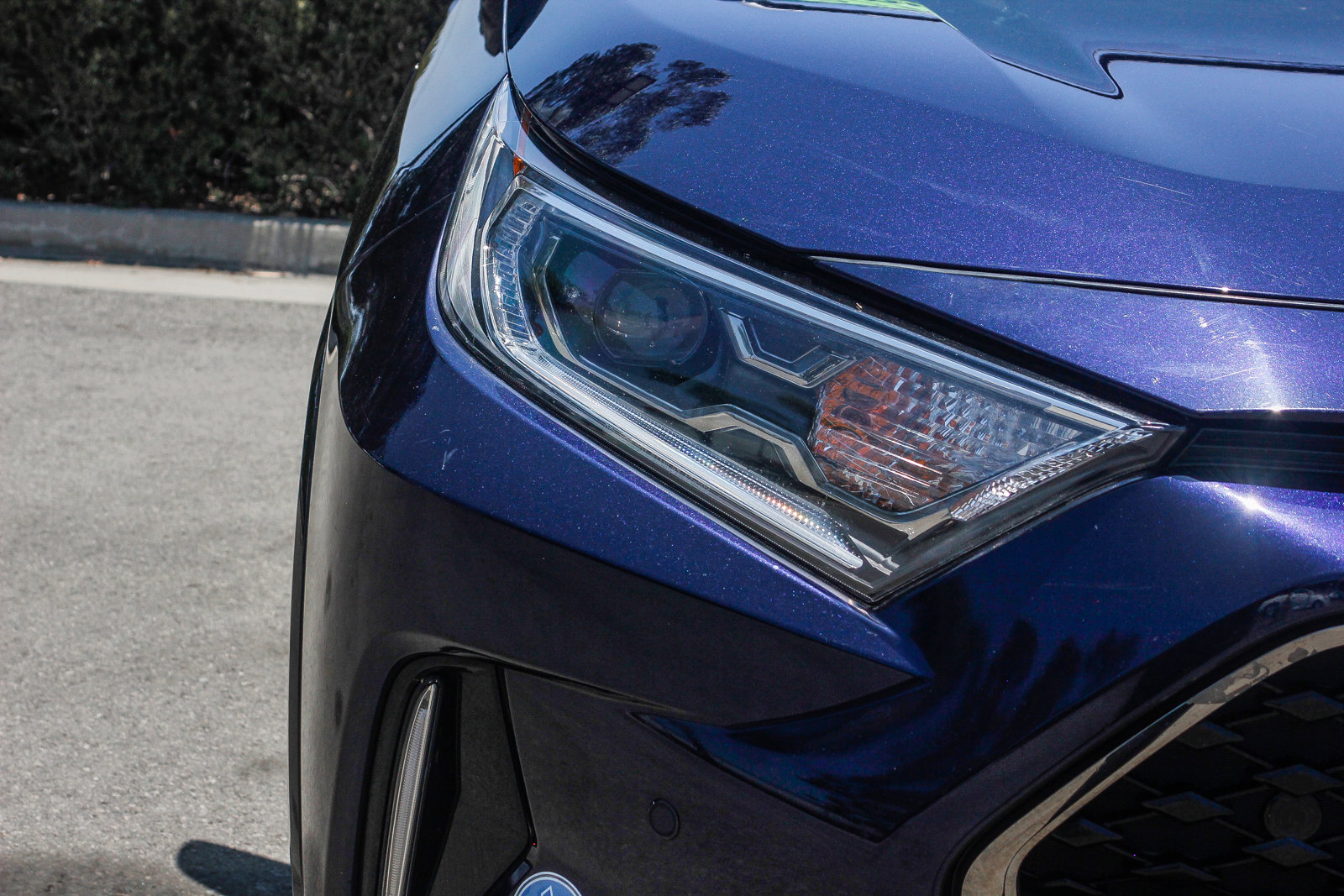 2021 Toyota RAV4 Prime XSE photo 3