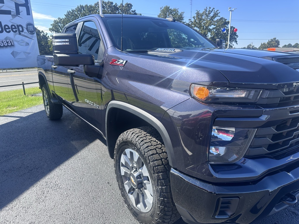 Used 2024 Chevrolet Silverado 2500HD Custom with VIN 2GC4YME79R1125927 for sale in Little Rock