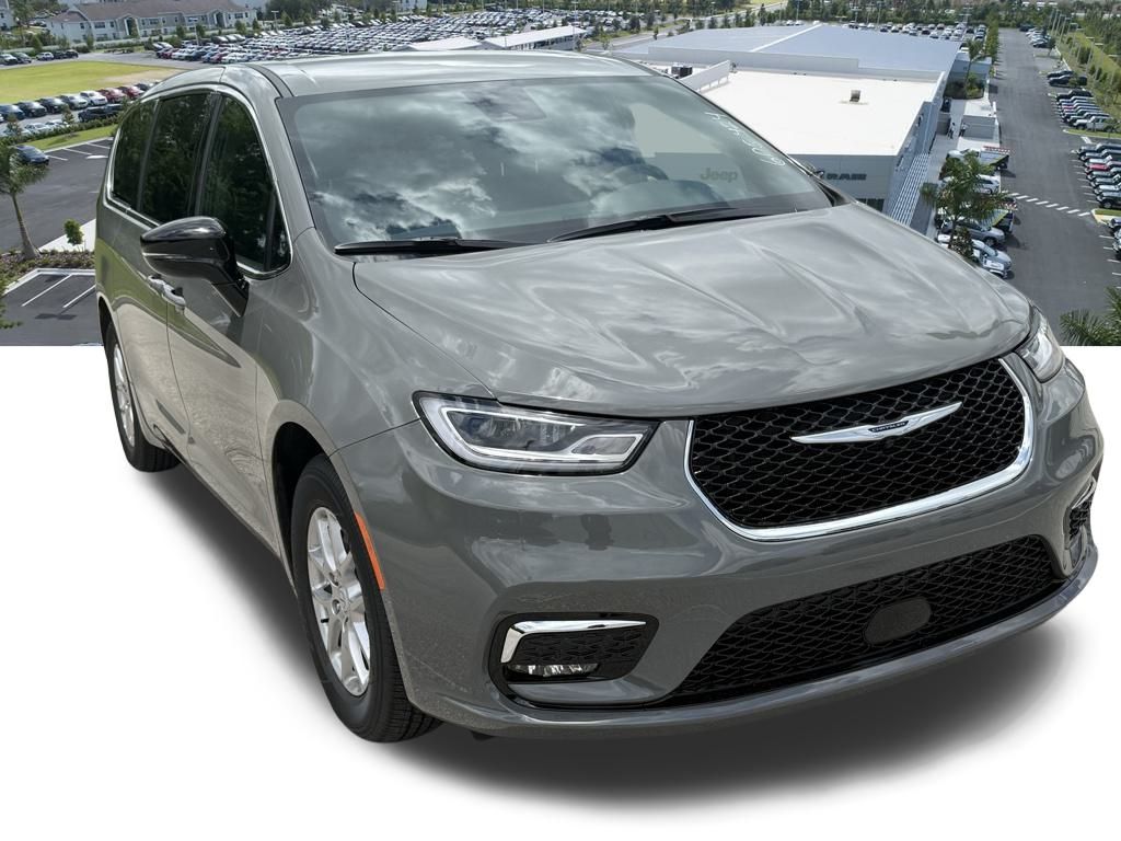 2025 Chrysler Pacifica photo 2