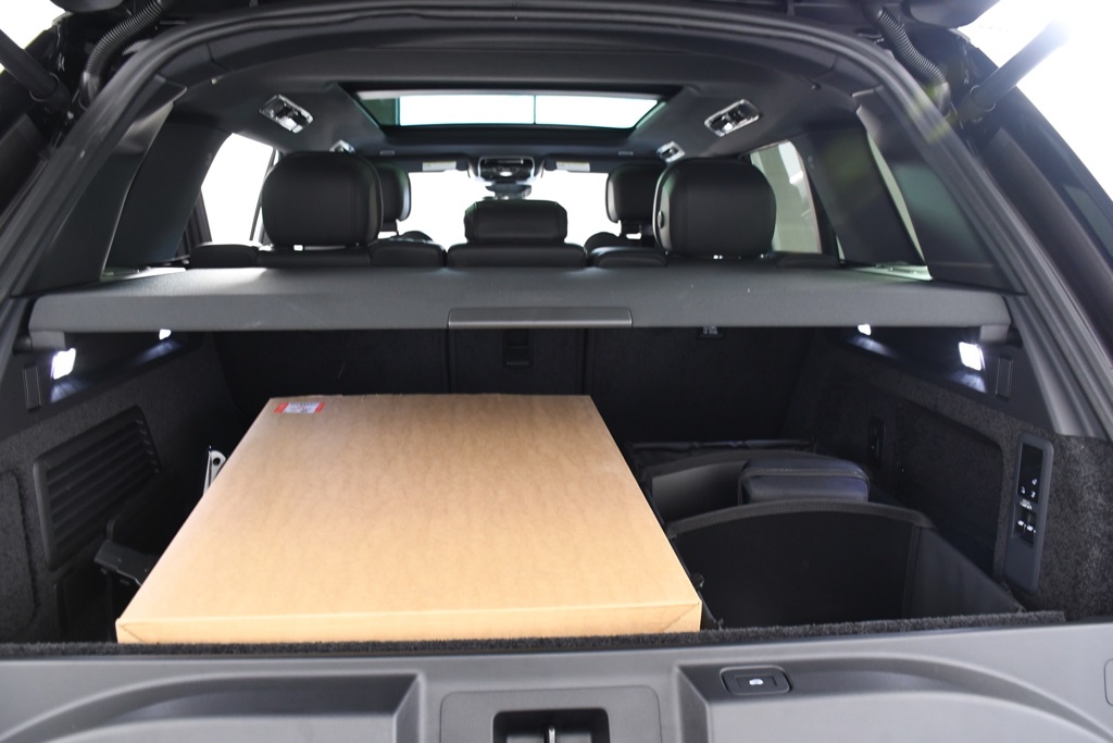 2025 Land Rover Range Rover SE photo 22
