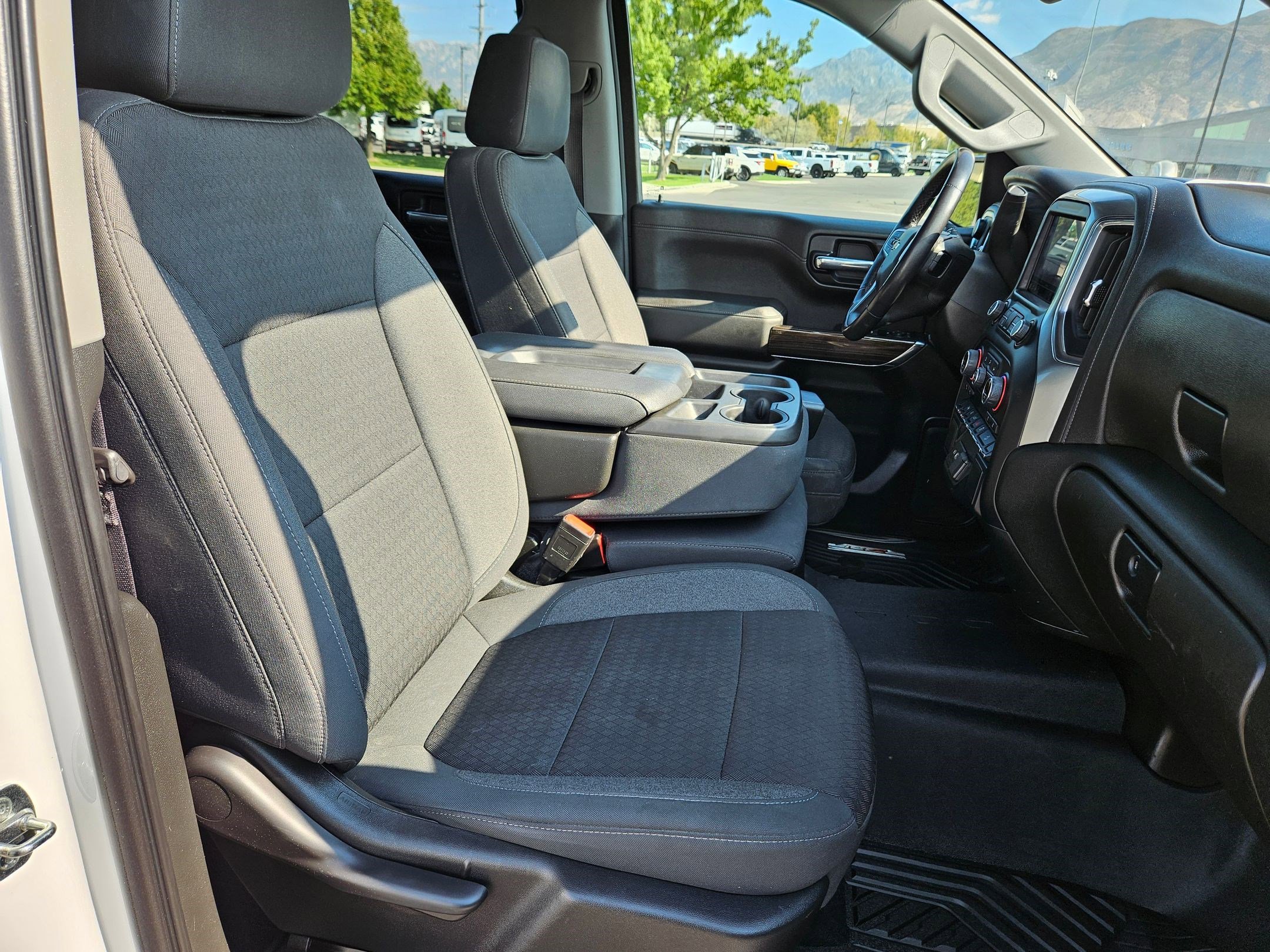 2022 Chevrolet Silverado 1500 LT photo 27