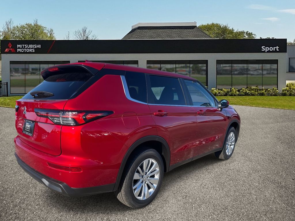 2025 Mitsubishi Outlander ES photo 3