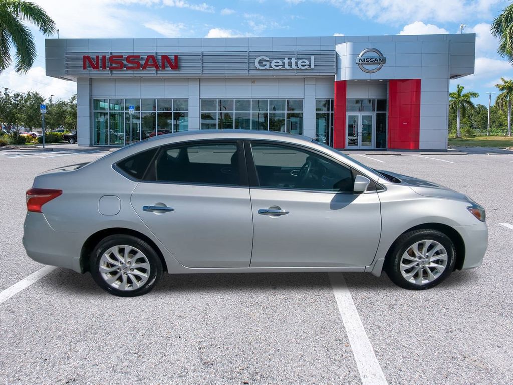 2018 Nissan Sentra SV photo 4