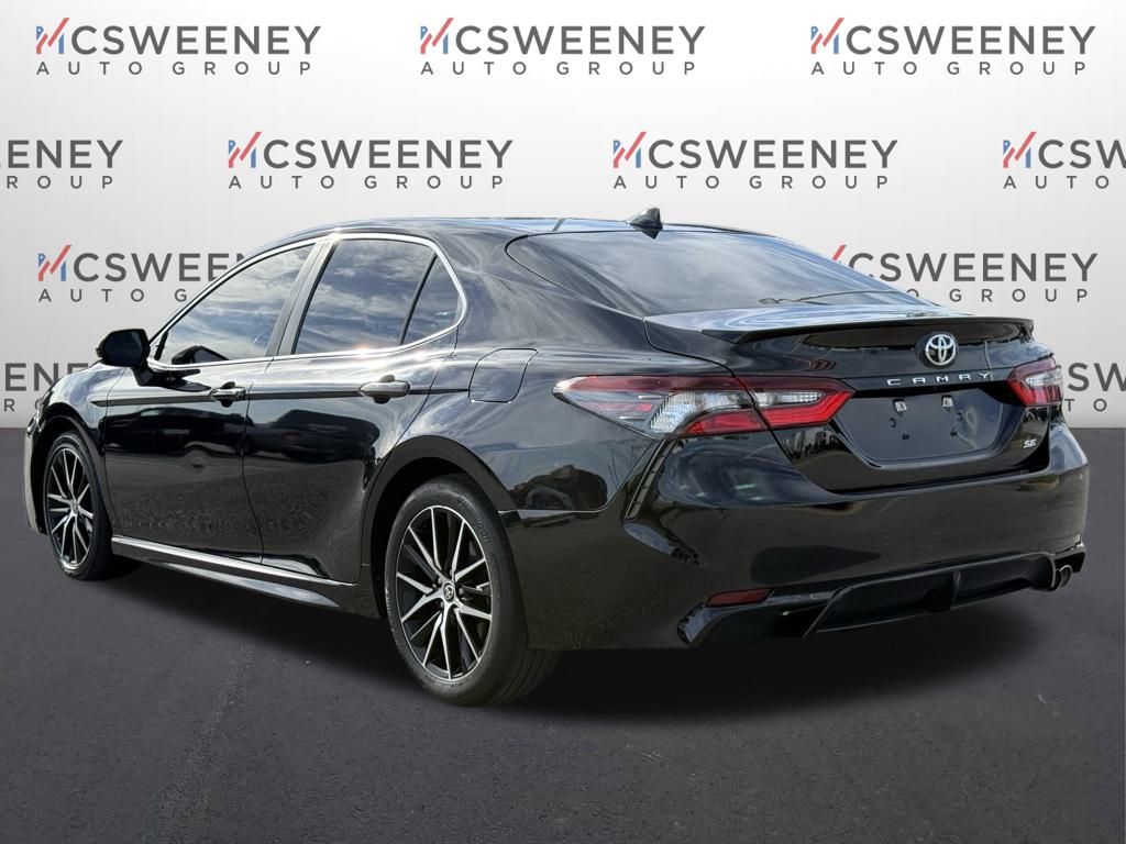 2021 Toyota Camry SE photo 3