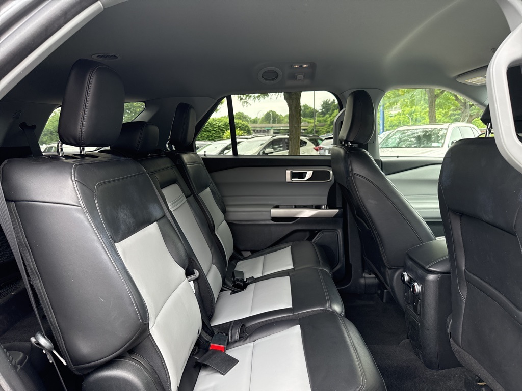 2022 Ford Explorer XLT photo 24