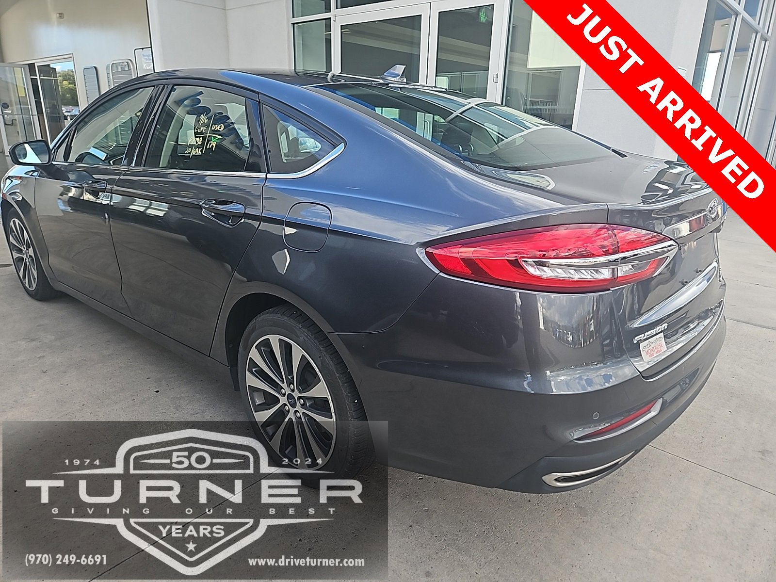 2020 Ford Fusion SE photo 3