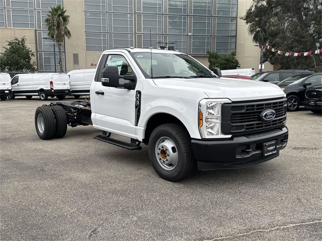 2024 Ford F-350 photo 3