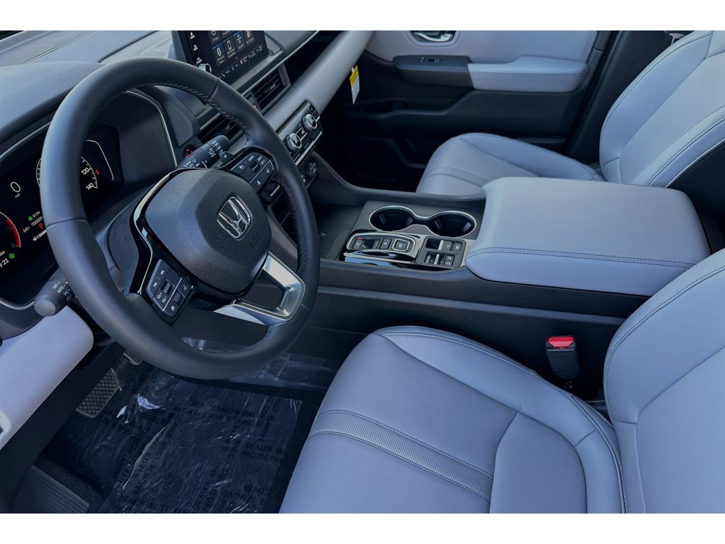 2025 Honda Pilot Touring photo 8