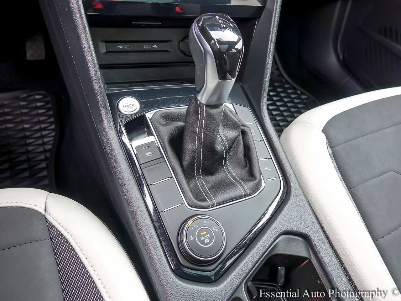 2025 VOLKSWAGEN TAOS - Image 17