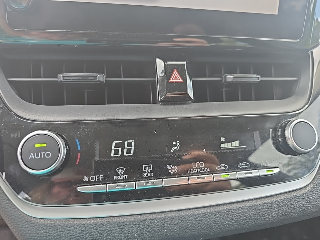2023 Toyota Corolla LE photo 16