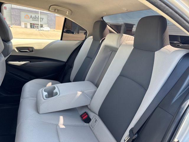 2022 Toyota Corolla Hybrid LE photo 16