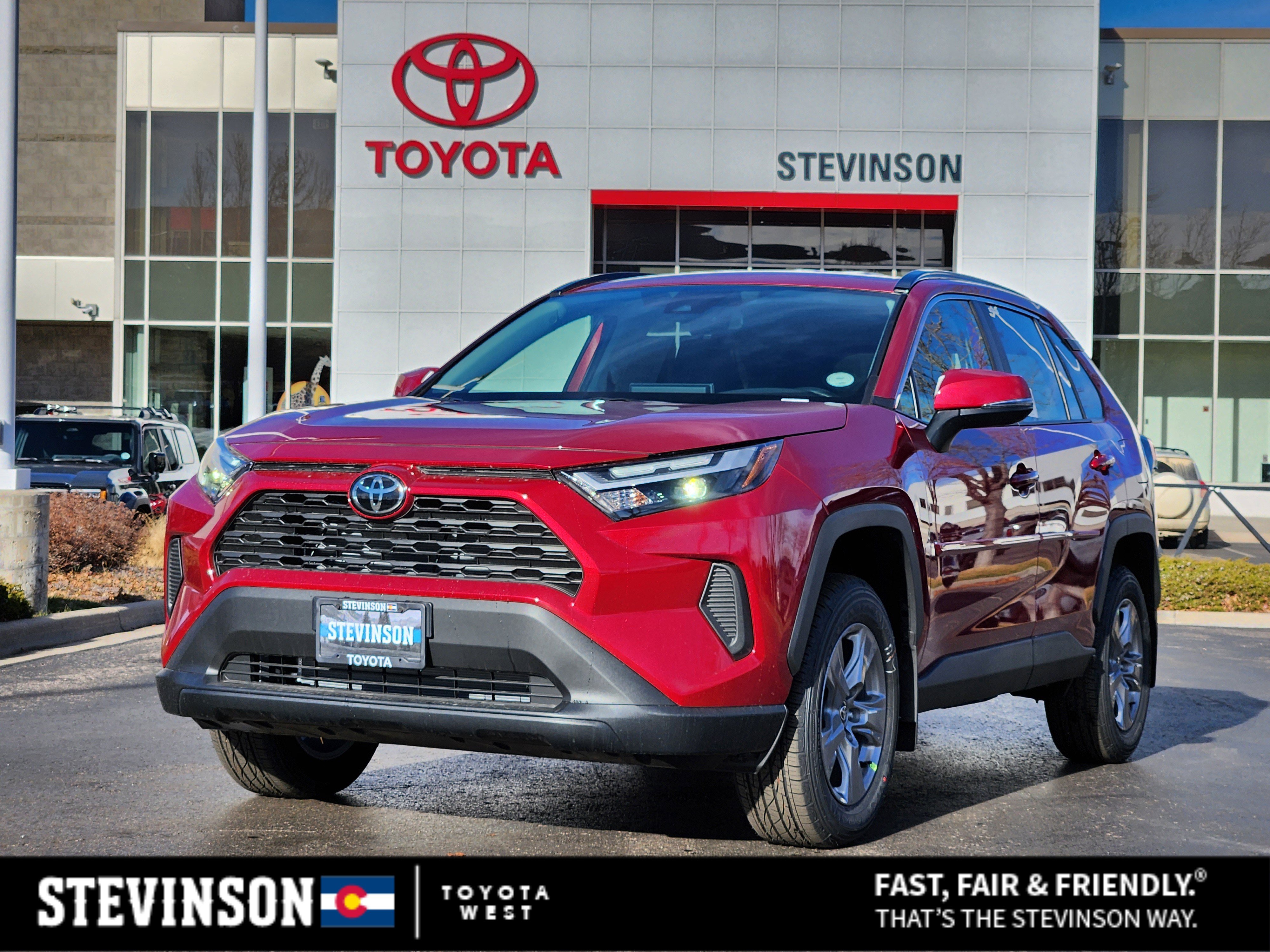 2025 Toyota RAV4 XLE's photo