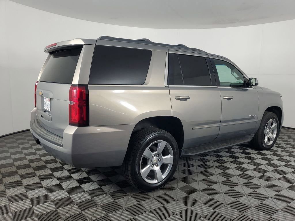 2018 Chevrolet Tahoe LS photo 3