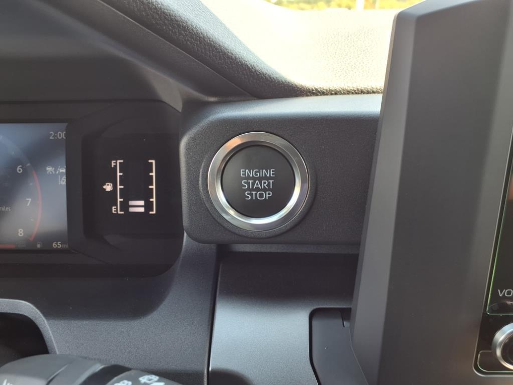 2025 Toyota 4Runner SR5 photo 17