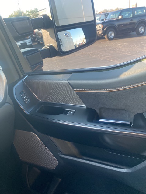 2022 Ford F-150 Platinum photo 29
