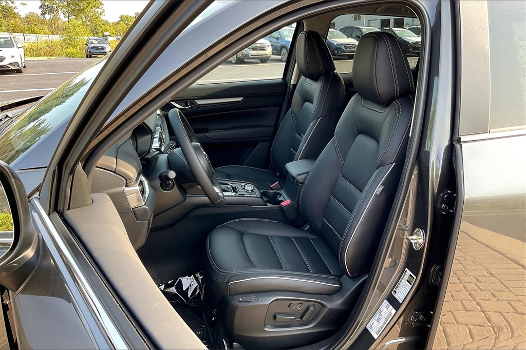 2025 Mazda CX-5 2.5 S Preferred photo 8