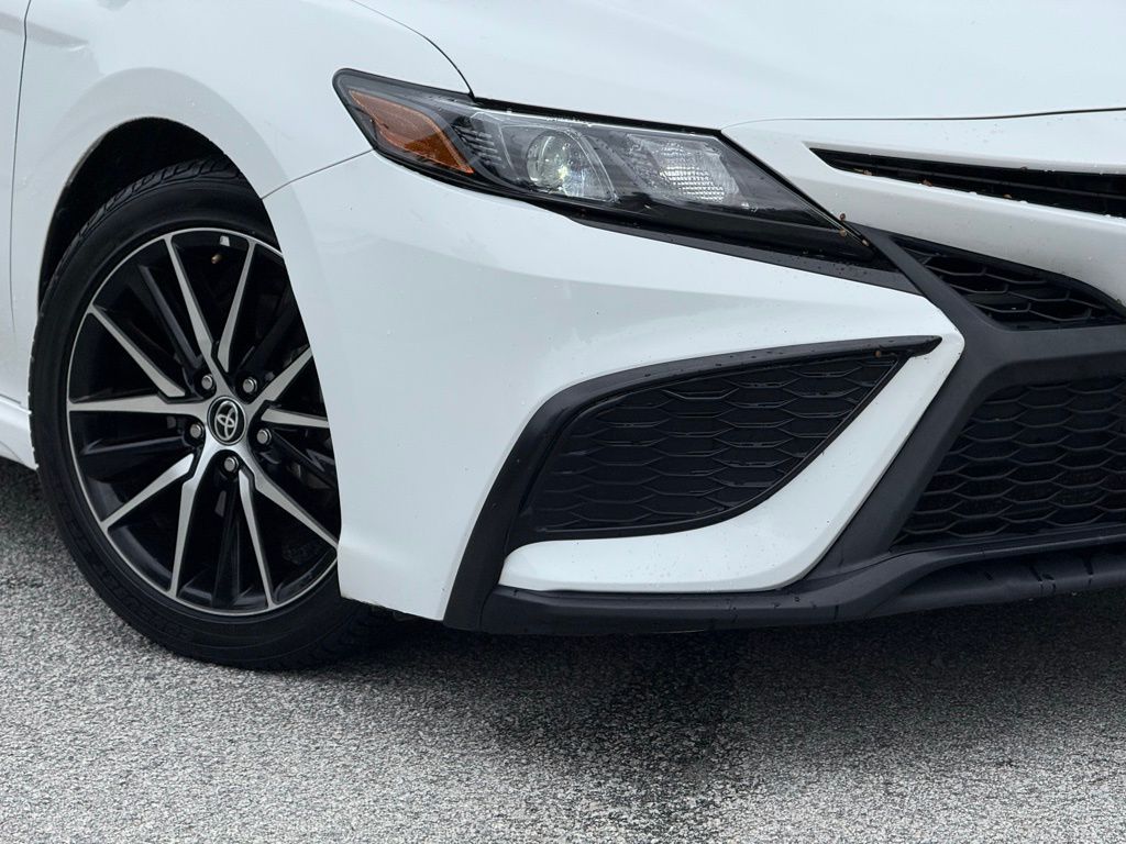 2024 Toyota Camry SE photo 3
