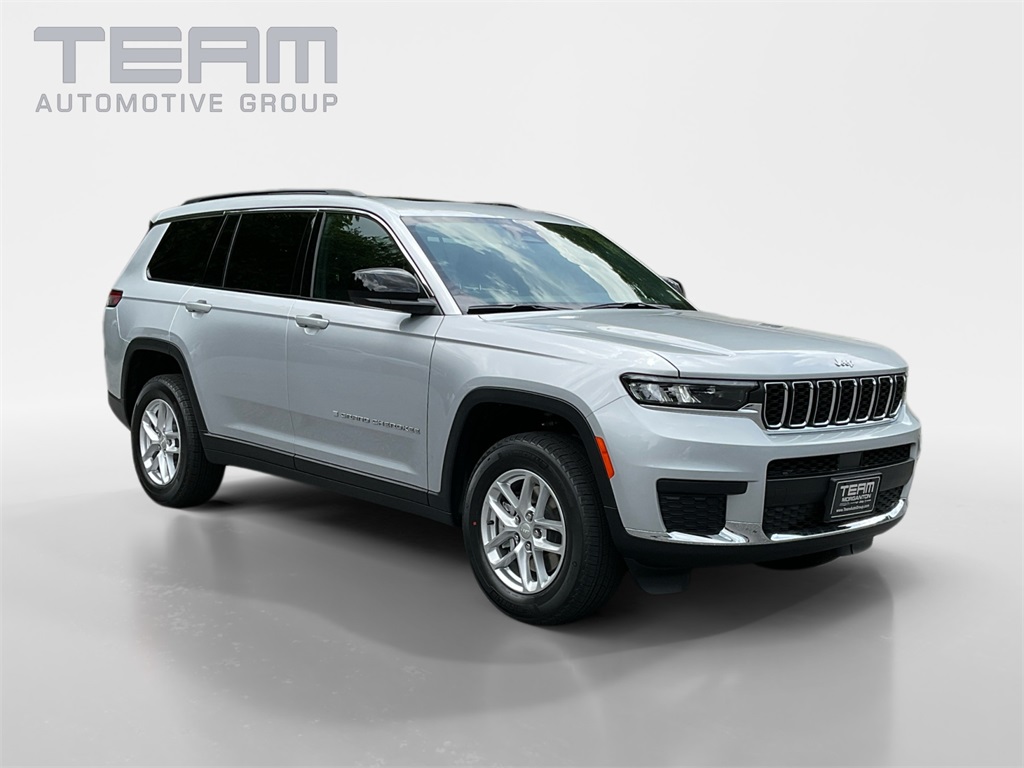2025 Jeep Grand Cherokee L Laredo's photo