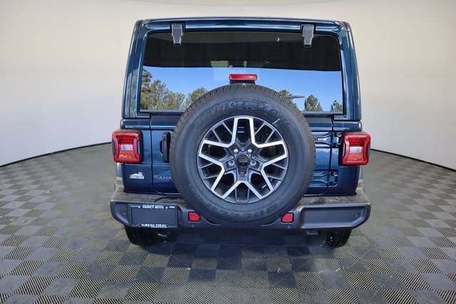 2025 Jeep Wrangler Sahara photo 5