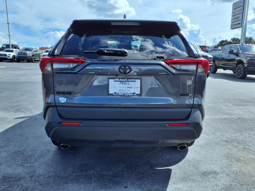 2023 Toyota RAV4 XLE Premium photo 19