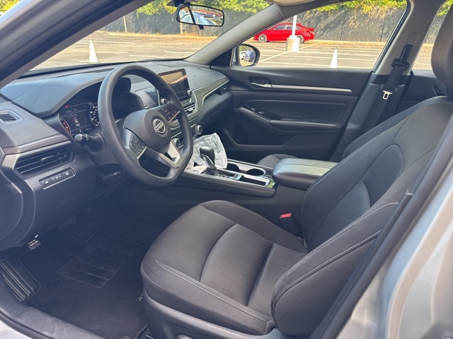2023 Nissan Altima 2.5 SV photo 5