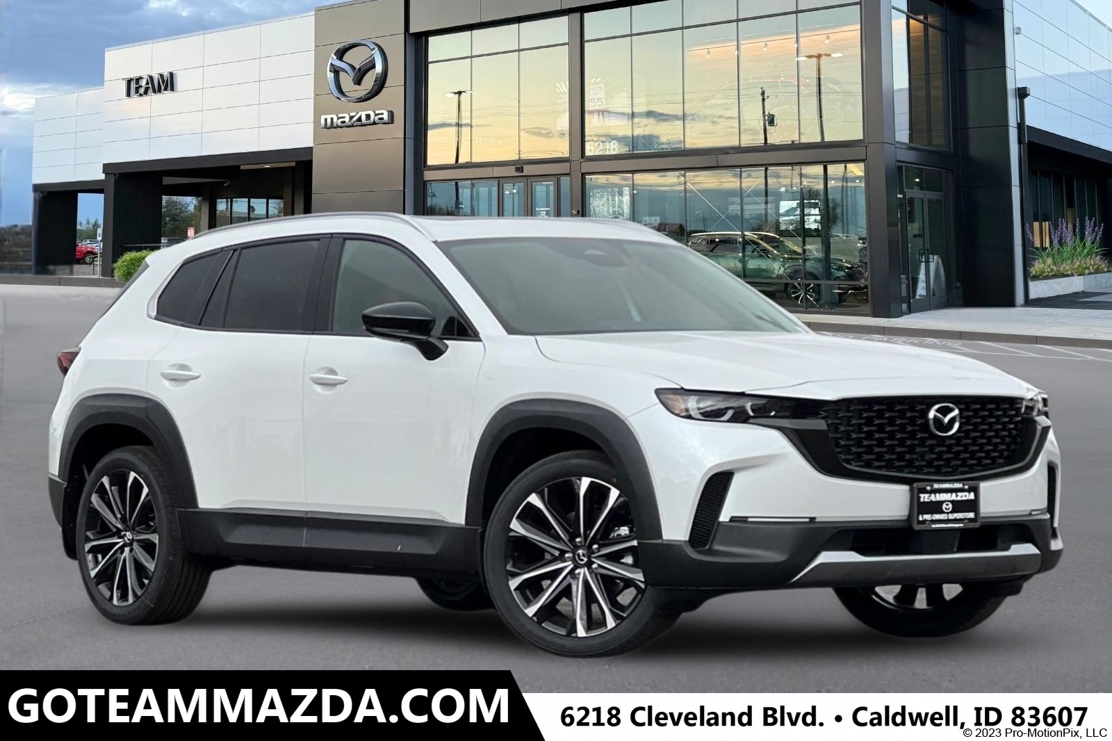 2025 Mazda CX-50 Premium's photo