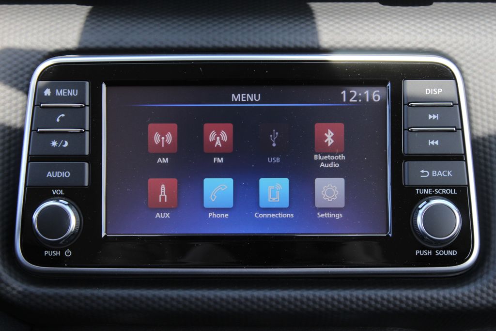 2025 Nissan Kicks Play S photo 18