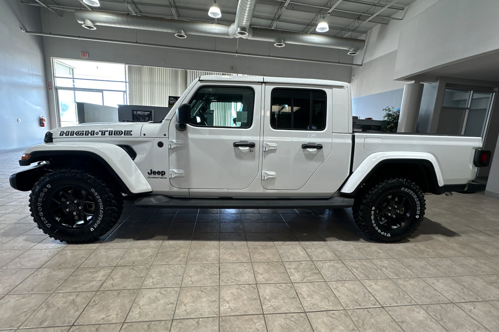 2025 Jeep Gladiator Sport photo 3