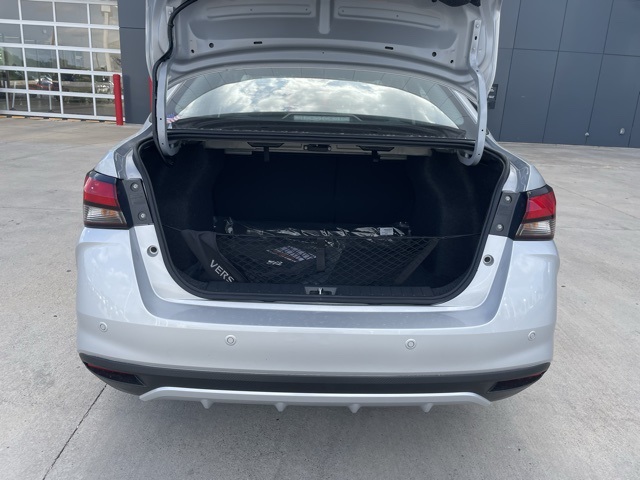 2025 Nissan Versa SV photo 6