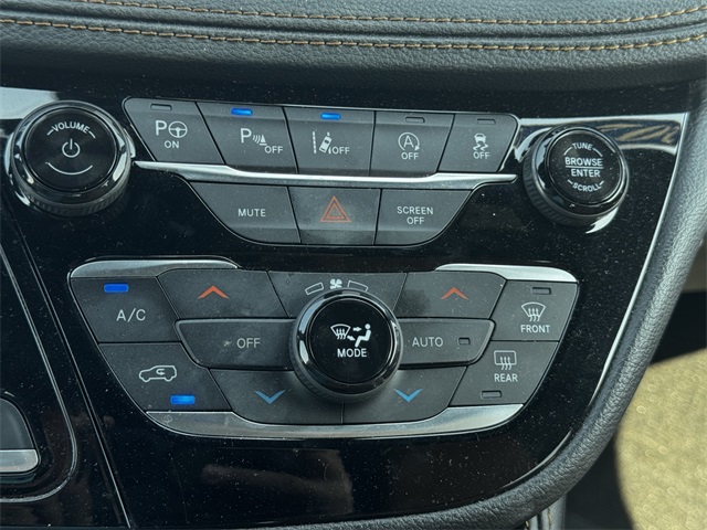2022 Chrysler Pacifica Pinnacle photo 32