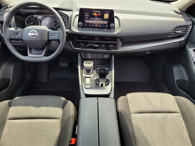 2025 Nissan Rogue SV photo 9