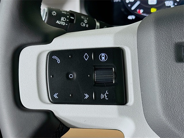 2025 Land Rover Defender 130 X-Dynamic SE photo 10