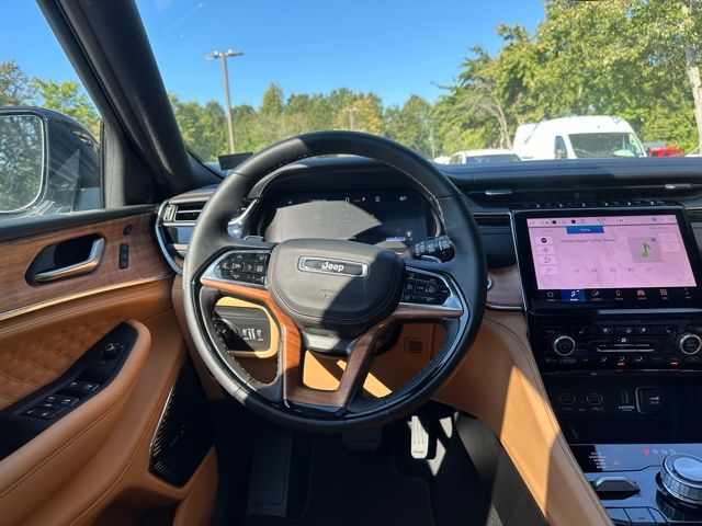 2025 Jeep Grand Cherokee L Summit Reserve photo 18
