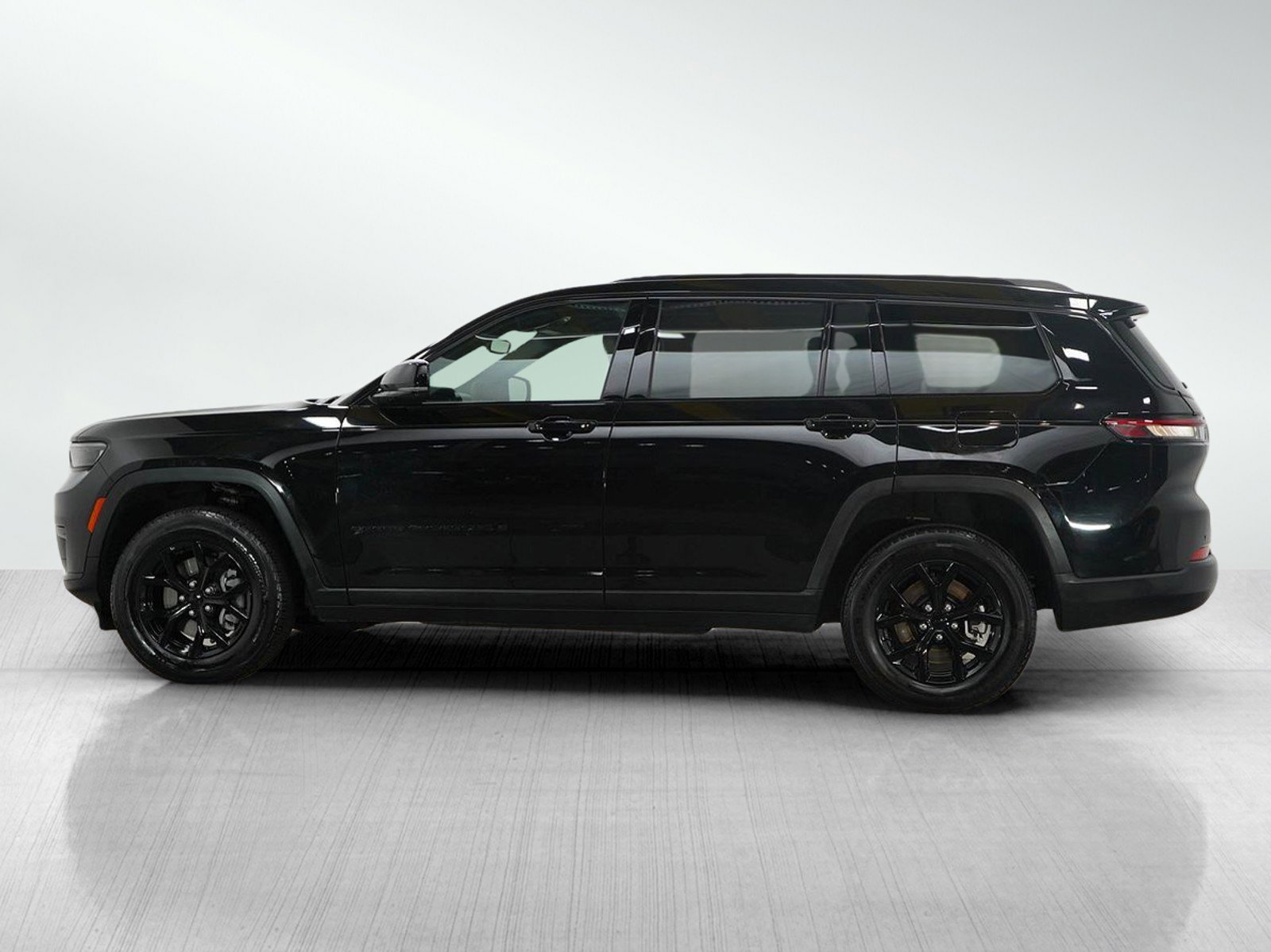 Used 2024 Jeep Grand Cherokee L Altitude with VIN 1C4RJKAG0R8536117 for sale in Burnsville, Minnesota
