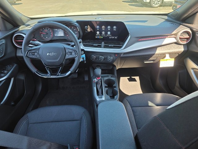 2025 Chevrolet Trax photo 2