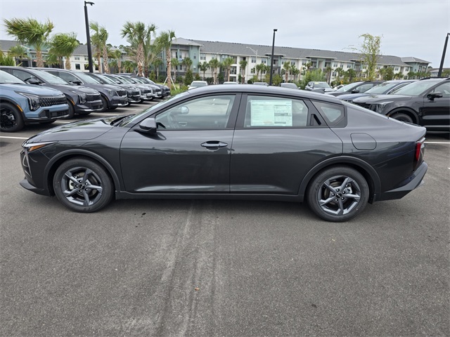 2025 Kia K4 LXS photo 3