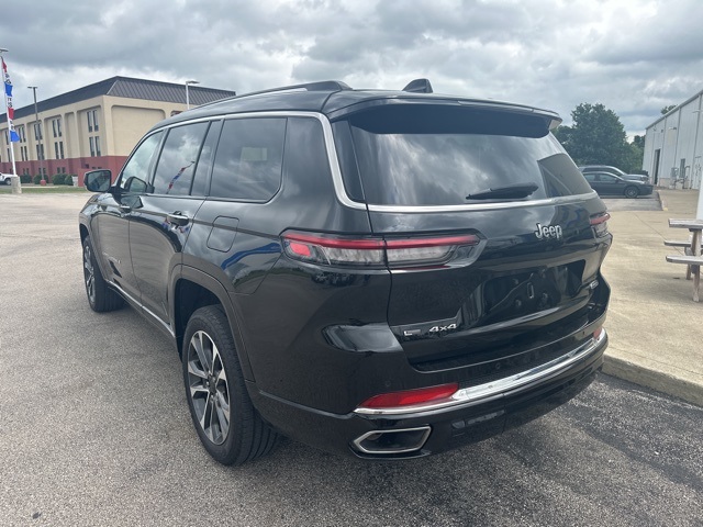 2021 Jeep Grand Cherokee Overland photo 2