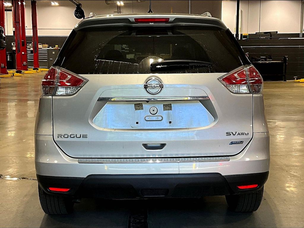 2014 Nissan Rogue SV photo 5