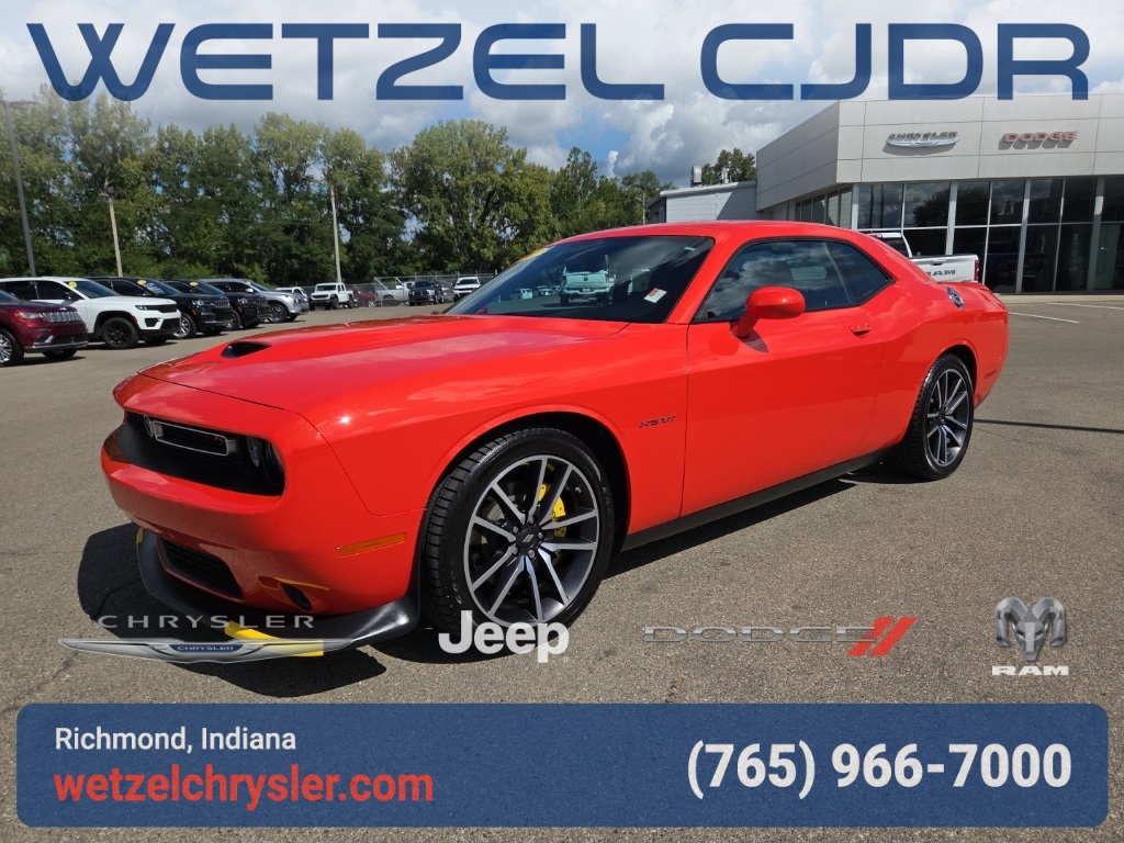 2022 Dodge Challenger R/T photo 3