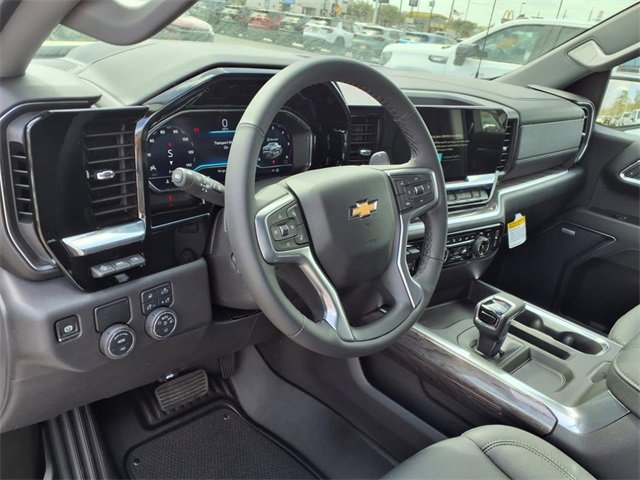 2025 Chevrolet Silverado 1500 LTZ photo 11
