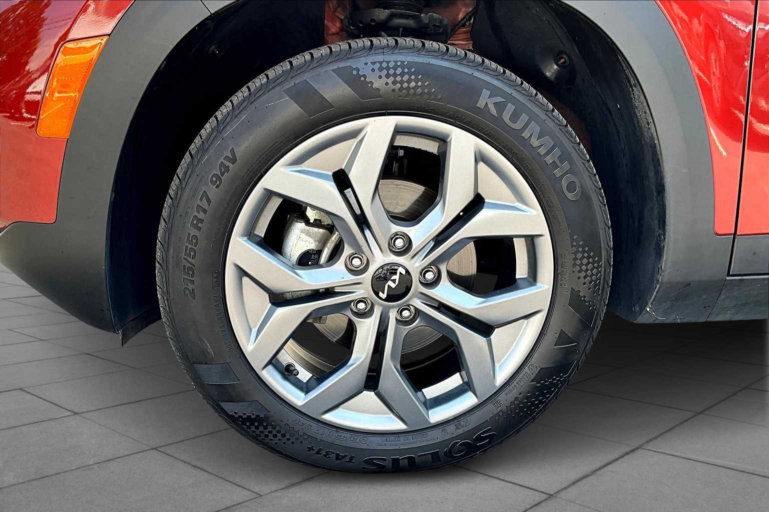 2024 Kia Seltos S photo 7