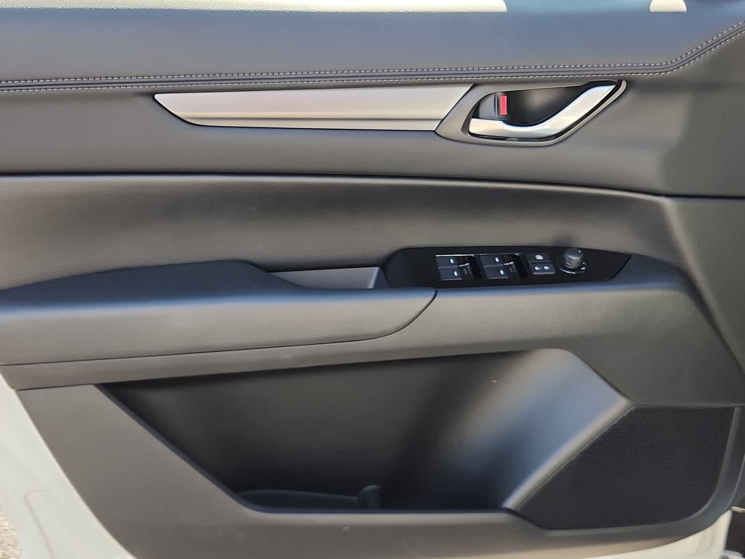 2025 Mazda CX-5 2.5 S Preferred photo 8