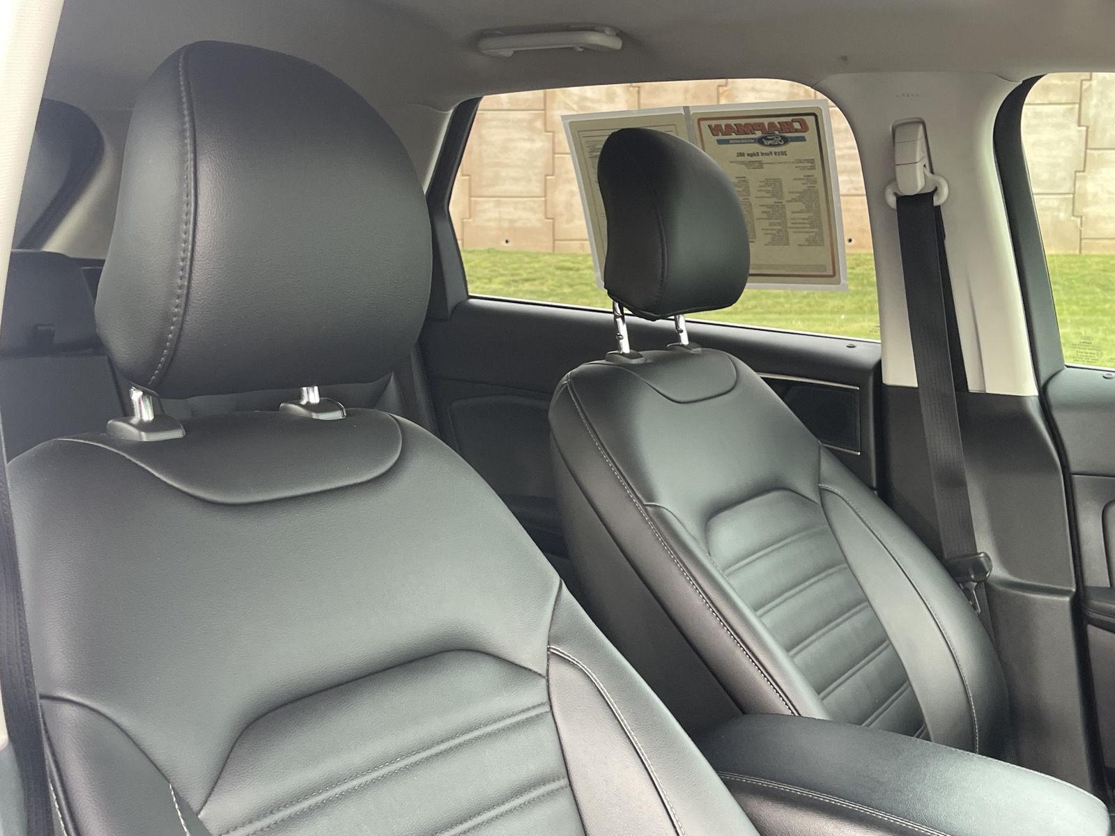2019 Ford Edge SEL photo 16