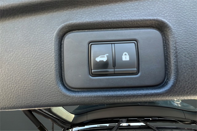 2024 Nissan Pathfinder SL photo 31
