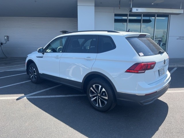 2022 Volkswagen Tiguan S photo 2