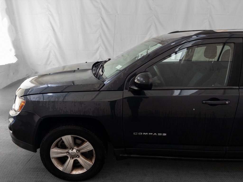2014 Jeep Compass Sport photo 3